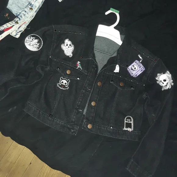 Upcoming!Quick update showing a few of the pieces to be photographed on the 15th - Picture 6 of 16